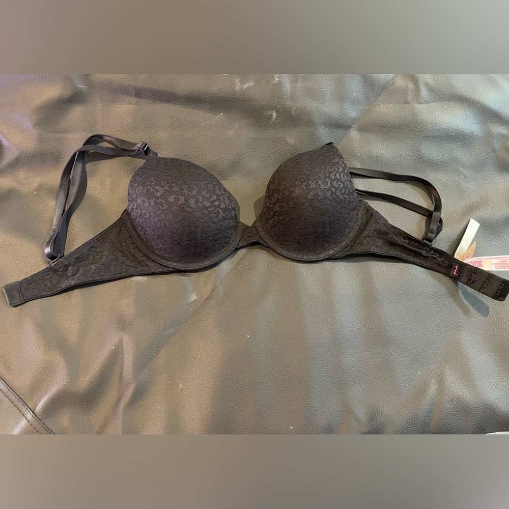 Black Victoria’s Secret Bra| 32 C